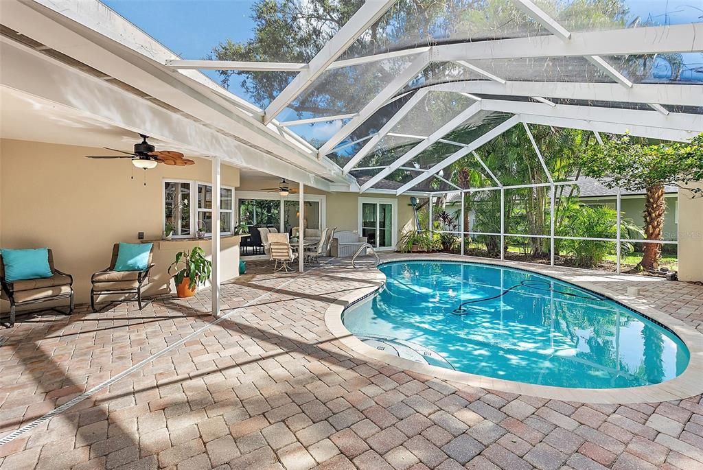 For Sale: $725,000 (4 beds, 3 baths, 2222 Square Feet)