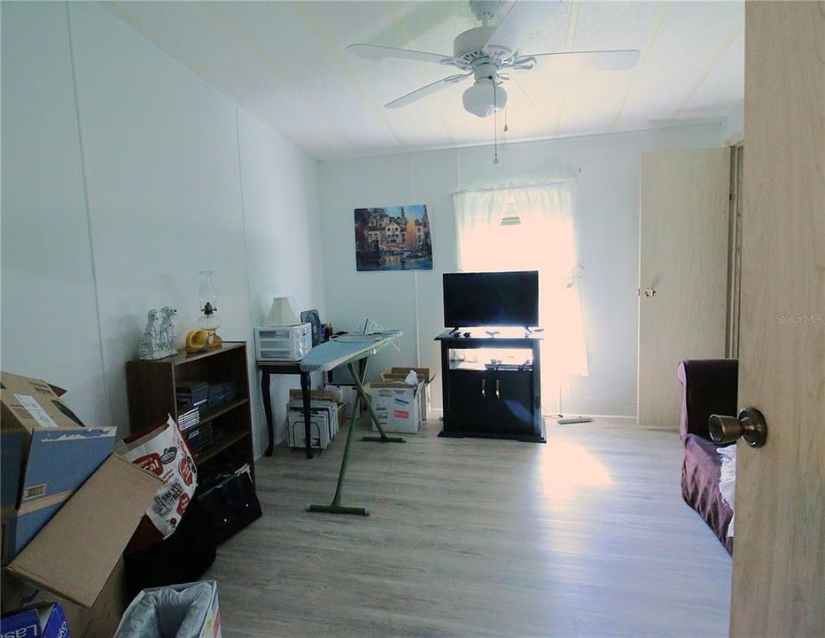 待售: $130,000 (2 贝兹, 2 浴室, 1000 平方英尺)