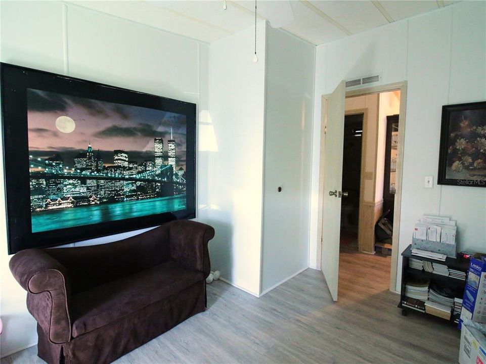 待售: $130,000 (2 贝兹, 2 浴室, 1000 平方英尺)