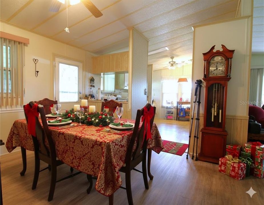 待售: $130,000 (2 贝兹, 2 浴室, 1000 平方英尺)