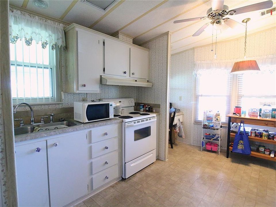 待售: $130,000 (2 贝兹, 2 浴室, 1000 平方英尺)