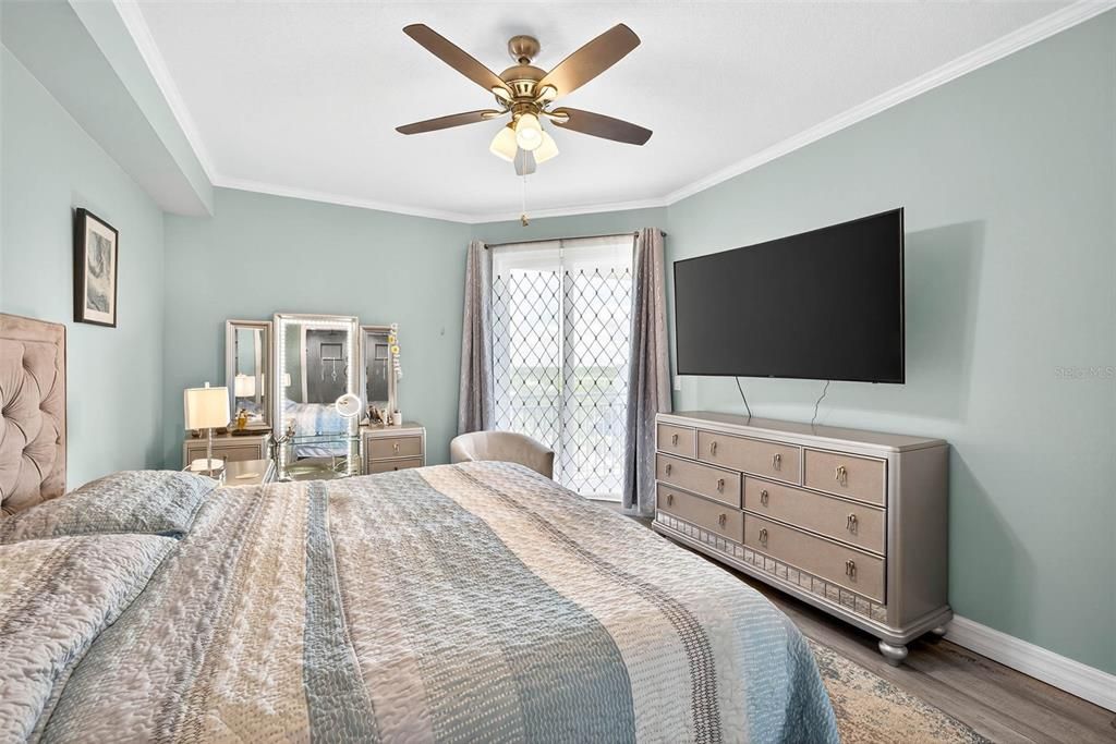 Activo con contrato: $450,000 (3 camas, 2 baños, 1525 Pies cuadrados)