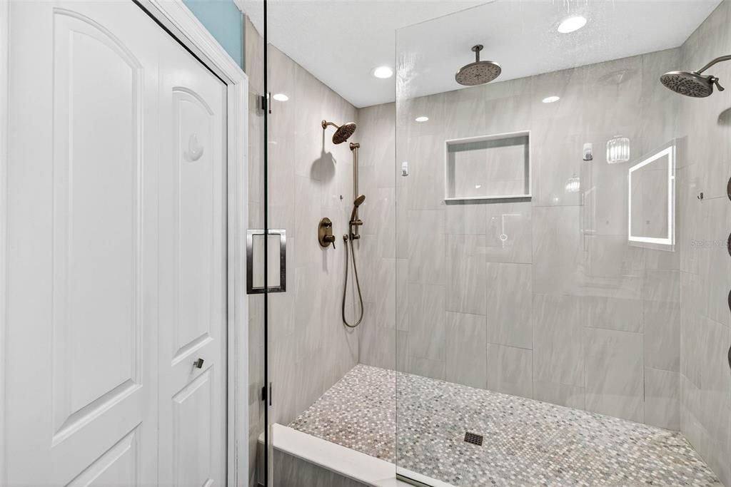 Activo con contrato: $450,000 (3 camas, 2 baños, 1525 Pies cuadrados)