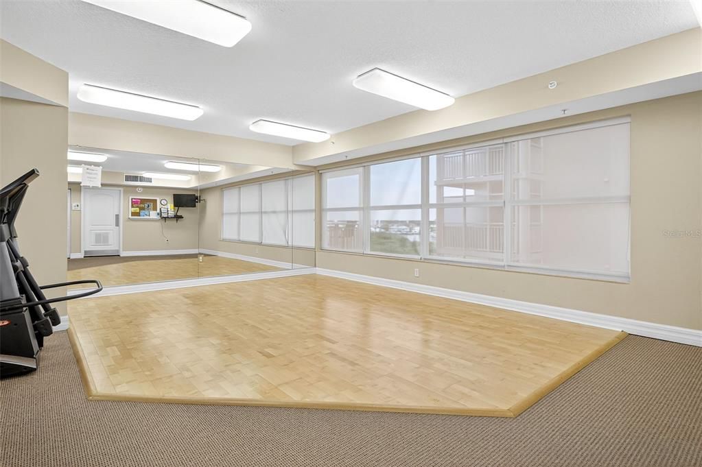 Activo con contrato: $450,000 (3 camas, 2 baños, 1525 Pies cuadrados)