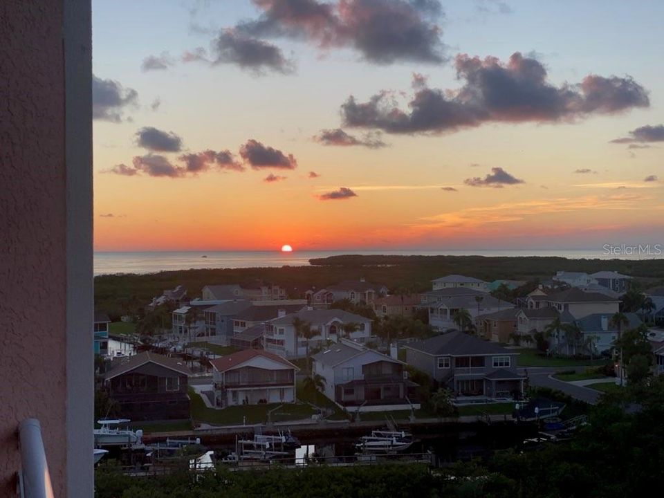 Activo con contrato: $450,000 (3 camas, 2 baños, 1525 Pies cuadrados)