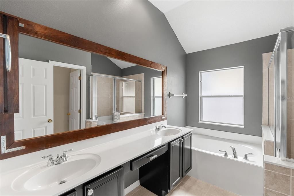 На продажу: $550,000 (4 спален, 2 ванн, 2014 Квадратных фут)