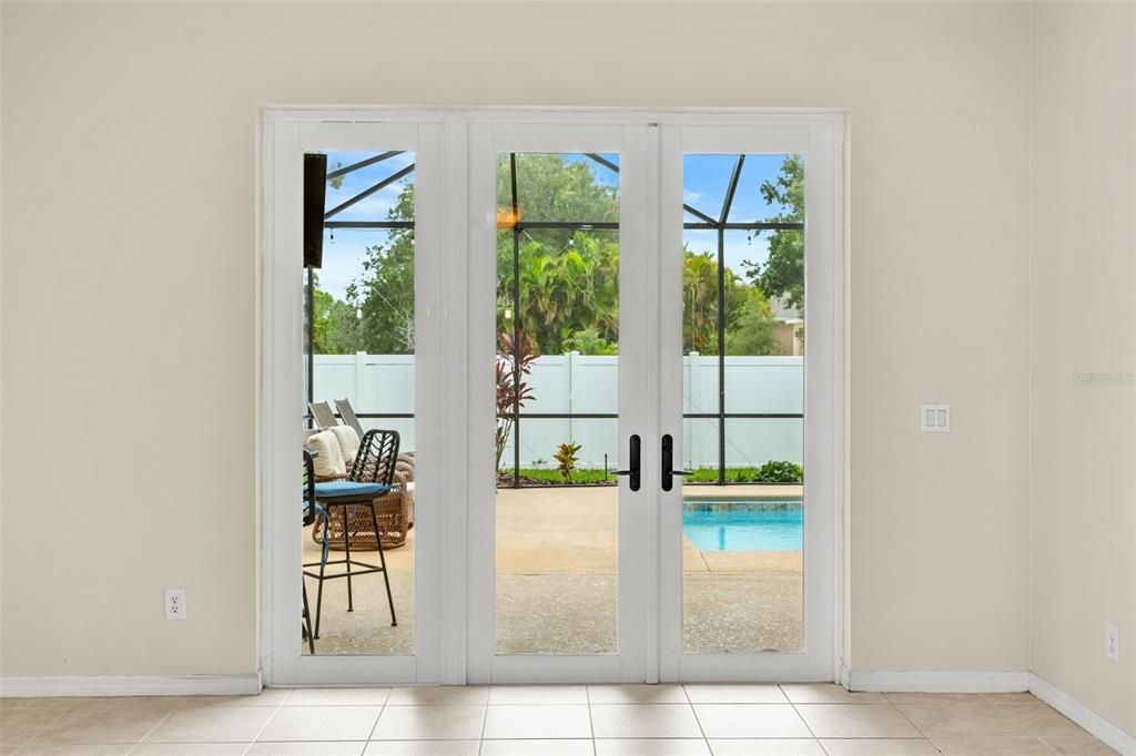 На продажу: $550,000 (4 спален, 2 ванн, 2014 Квадратных фут)