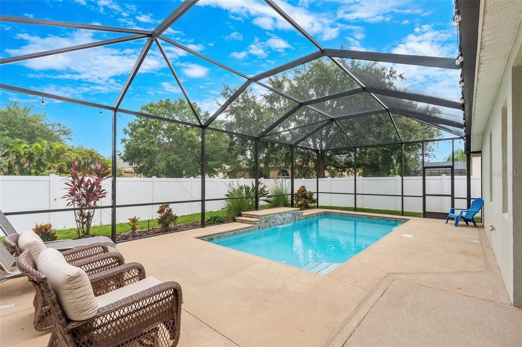 На продажу: $550,000 (4 спален, 2 ванн, 2014 Квадратных фут)