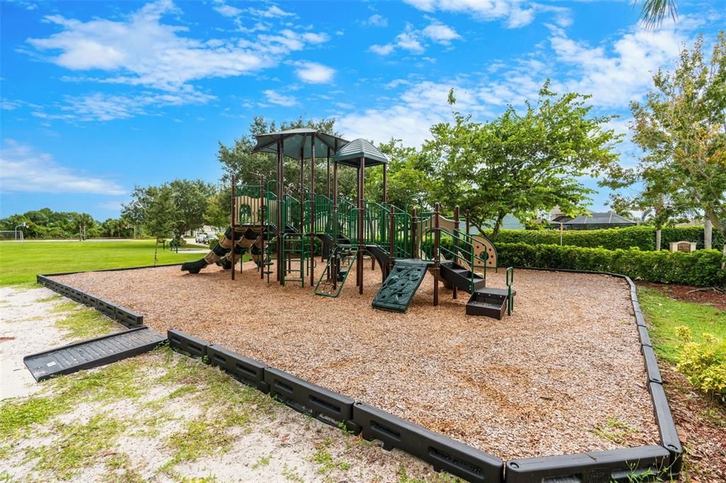 На продажу: $550,000 (4 спален, 2 ванн, 2014 Квадратных фут)