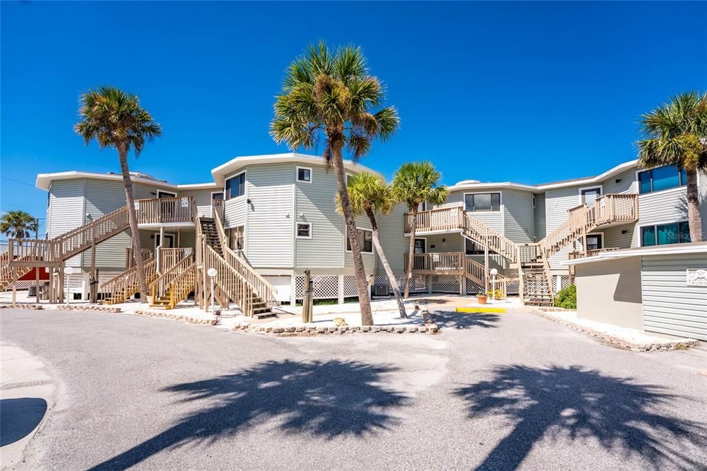 Activo con contrato: $425,000 (2 camas, 2 baños, 762 Pies cuadrados)