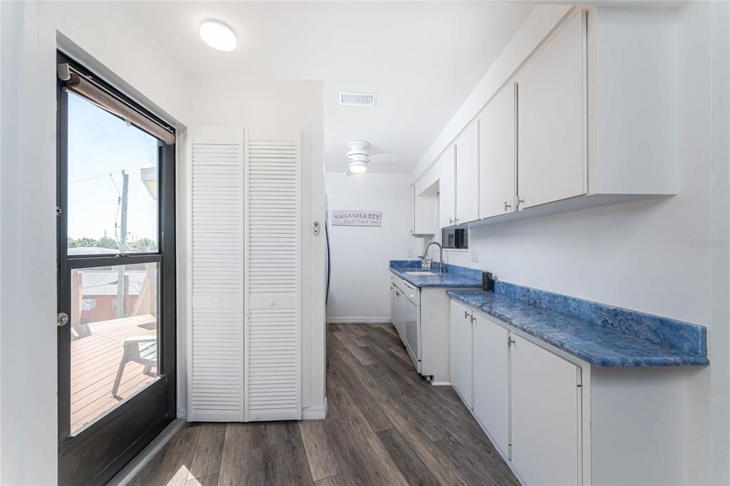 Activo con contrato: $425,000 (2 camas, 2 baños, 762 Pies cuadrados)