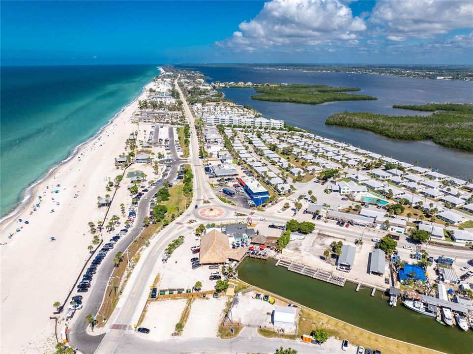 Activo con contrato: $425,000 (2 camas, 2 baños, 762 Pies cuadrados)