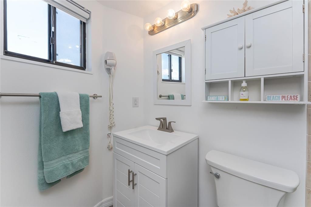 Activo con contrato: $425,000 (2 camas, 2 baños, 762 Pies cuadrados)