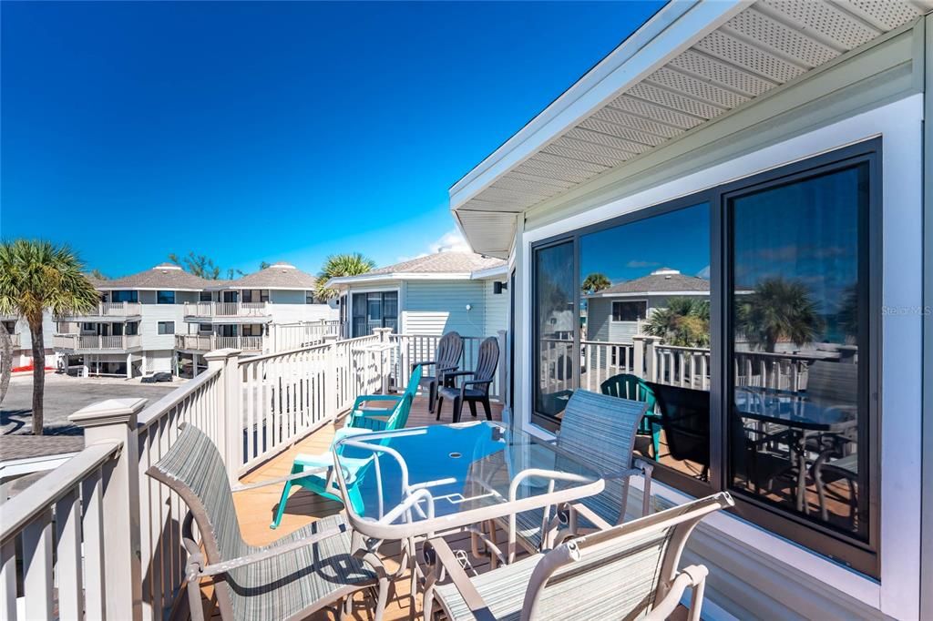 Activo con contrato: $425,000 (2 camas, 2 baños, 762 Pies cuadrados)