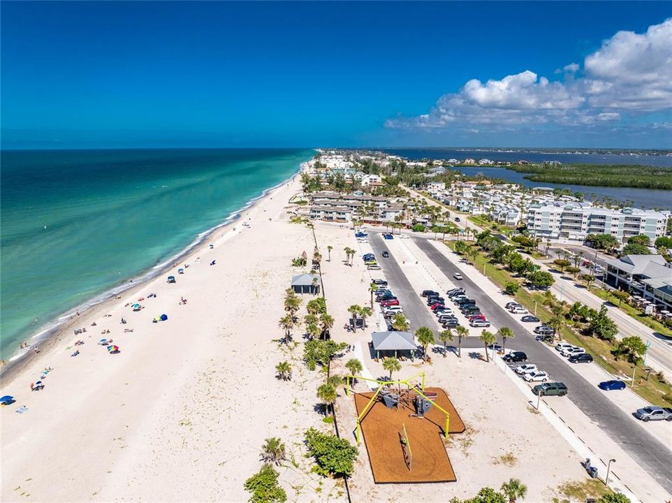 Activo con contrato: $425,000 (2 camas, 2 baños, 762 Pies cuadrados)