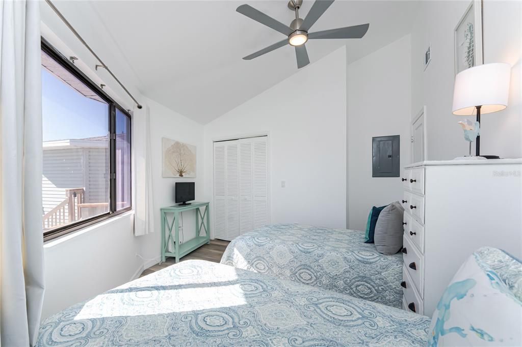 Activo con contrato: $425,000 (2 camas, 2 baños, 762 Pies cuadrados)