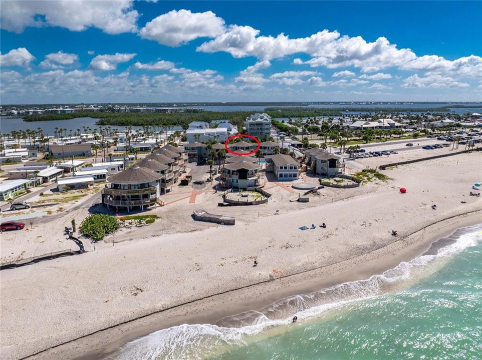 Activo con contrato: $425,000 (2 camas, 2 baños, 762 Pies cuadrados)