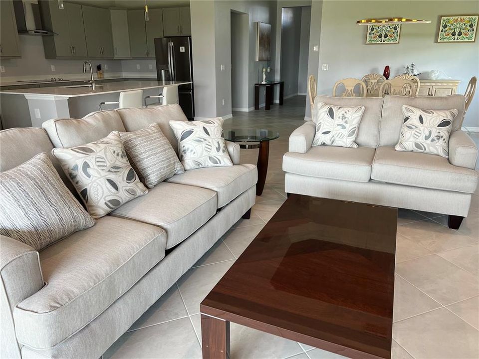 В аренду: $4,500 (4 спален, 3 ванн, 2247 Квадратных фут)