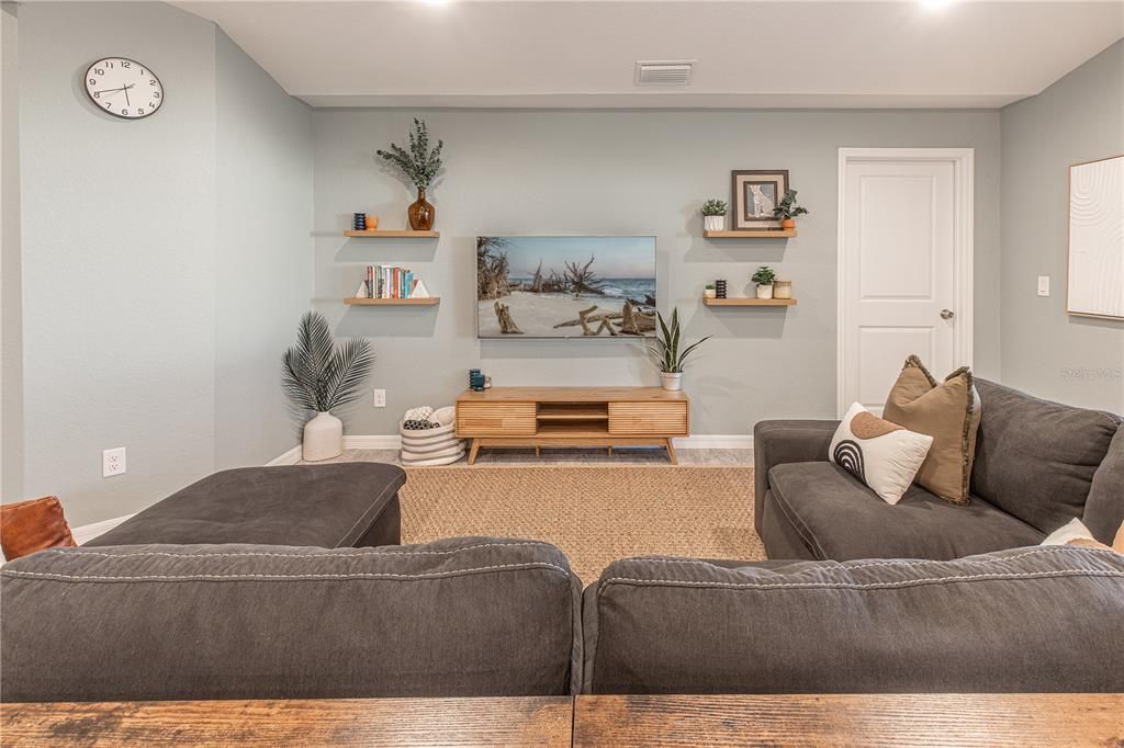 Active With Contract: $399,000 (3 beds, 2 baths, 1648 Square Feet)