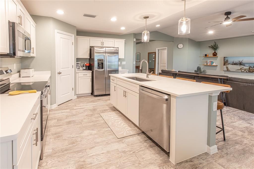 Active With Contract: $399,000 (3 beds, 2 baths, 1648 Square Feet)