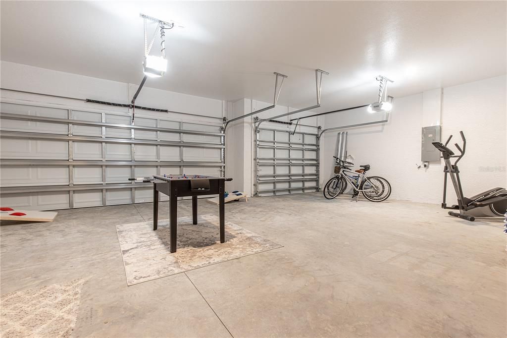 Active With Contract: $399,000 (3 beds, 2 baths, 1648 Square Feet)