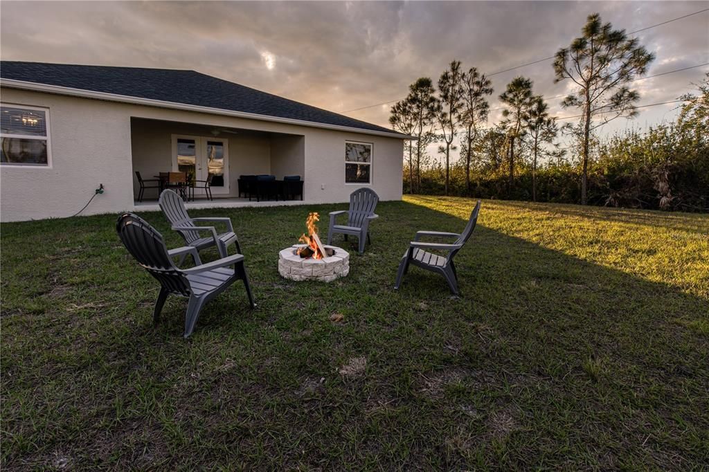 Active With Contract: $399,000 (3 beds, 2 baths, 1648 Square Feet)