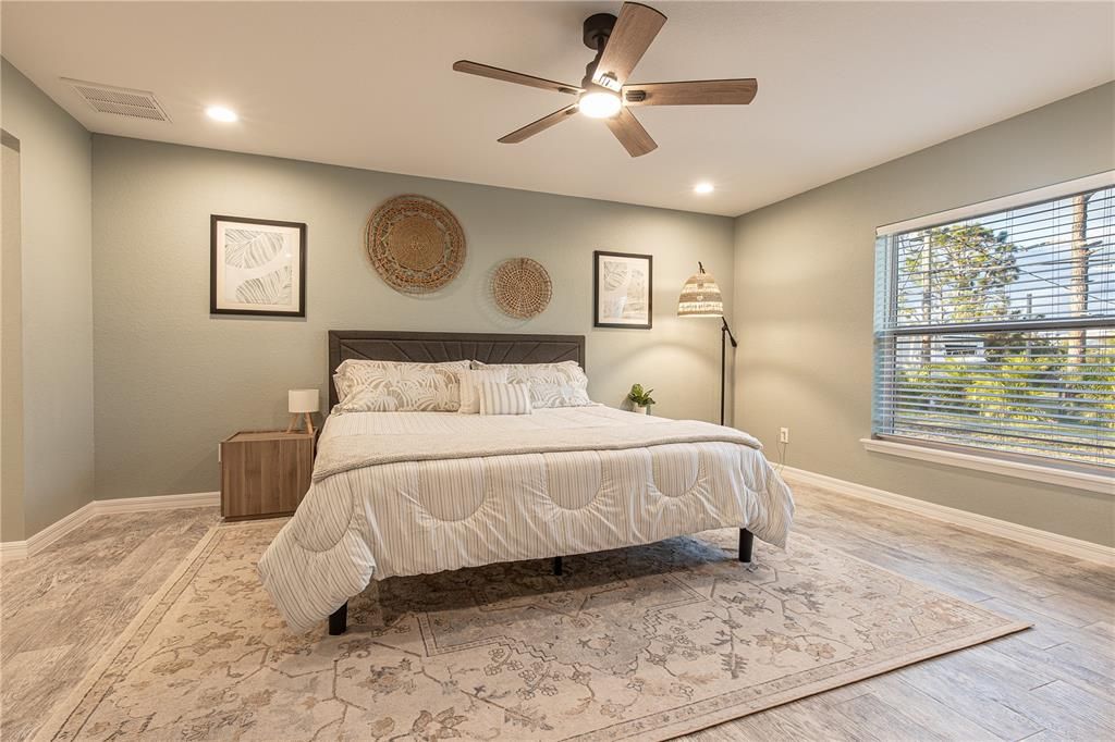 Active With Contract: $399,000 (3 beds, 2 baths, 1648 Square Feet)