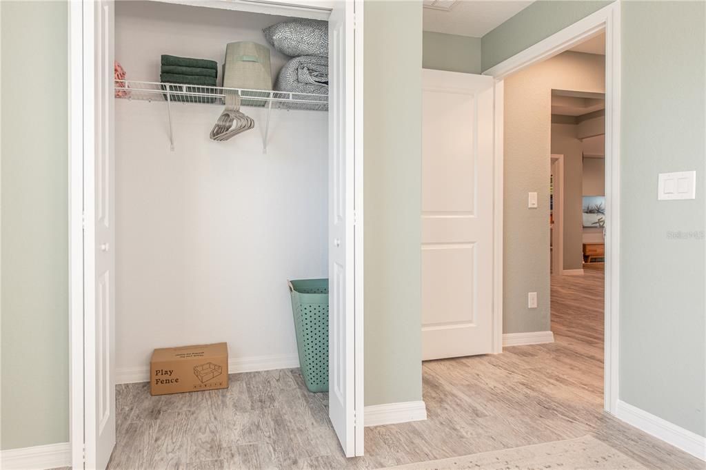 Active With Contract: $399,000 (3 beds, 2 baths, 1648 Square Feet)