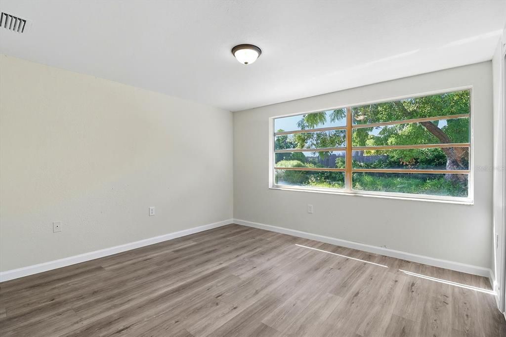 For Sale: $225,000 (3 beds, 2 baths, 1074 Square Feet)