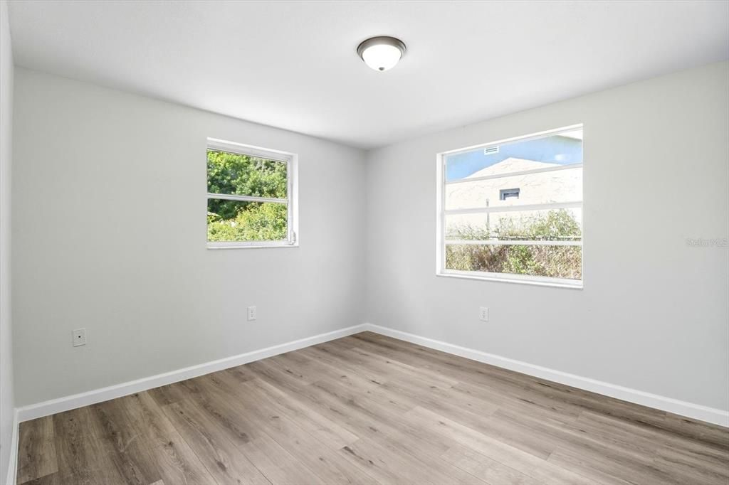 For Sale: $225,000 (3 beds, 2 baths, 1074 Square Feet)