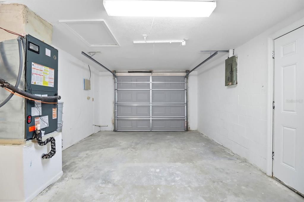 For Sale: $225,000 (3 beds, 2 baths, 1074 Square Feet)