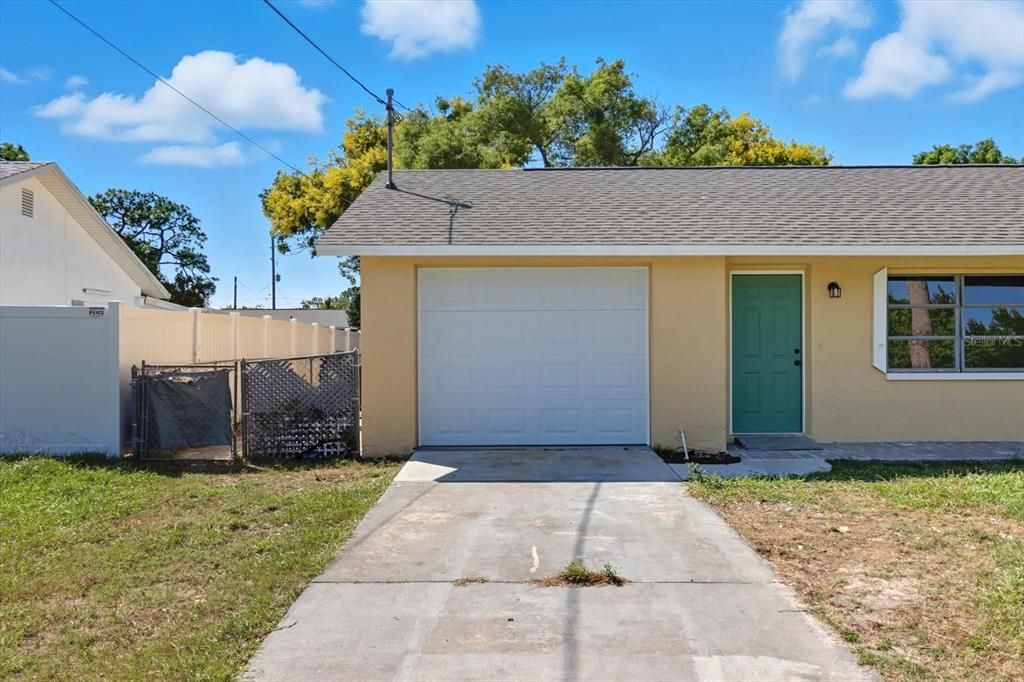 For Sale: $225,000 (3 beds, 2 baths, 1074 Square Feet)