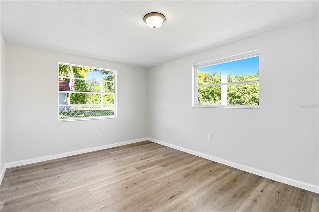 For Sale: $225,000 (3 beds, 2 baths, 1074 Square Feet)