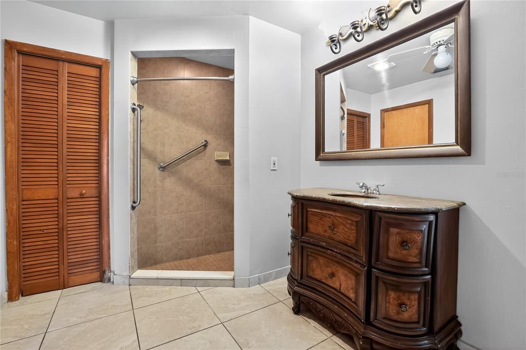 待售: $349,900 (3 贝兹, 2 浴室, 2488 平方英尺)