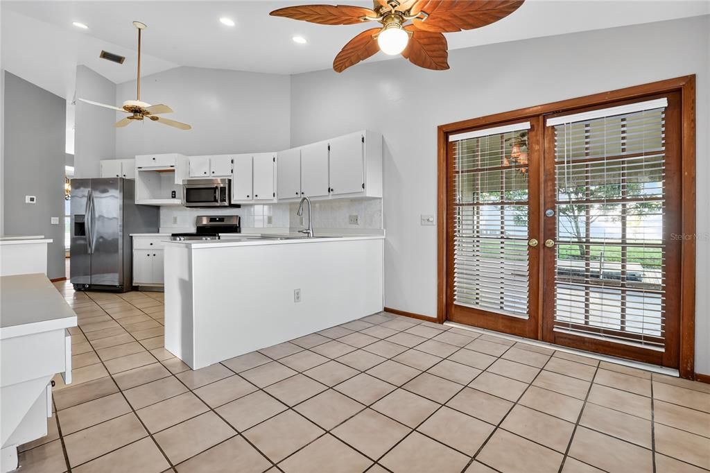 待售: $349,900 (3 贝兹, 2 浴室, 2488 平方英尺)