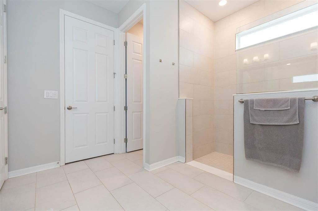 For Sale: $659,000 (4 beds, 3 baths, 2798 Square Feet)