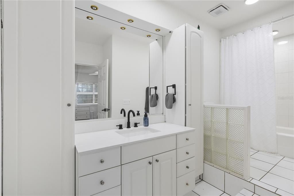 For Sale: $330,000 (3 beds, 2 baths, 1488 Square Feet)