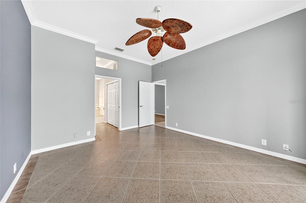 Activo con contrato: $560,000 (3 camas, 3 baños, 2397 Pies cuadrados)