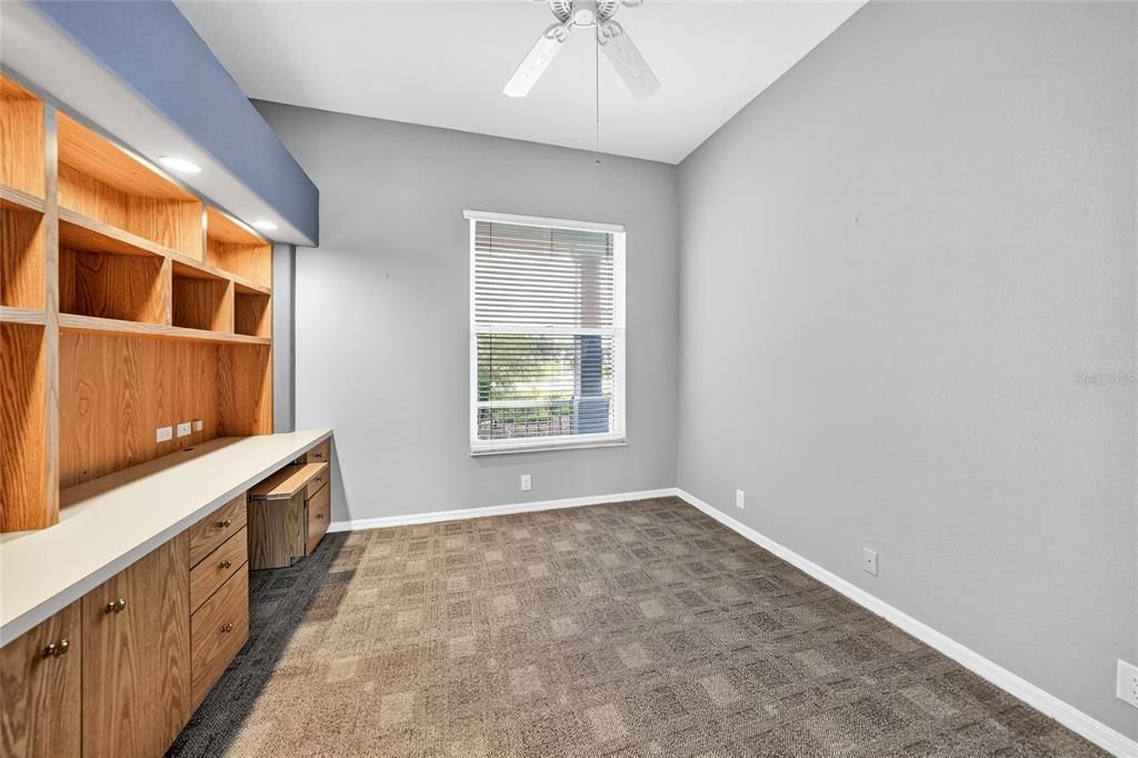 Activo con contrato: $560,000 (3 camas, 3 baños, 2397 Pies cuadrados)