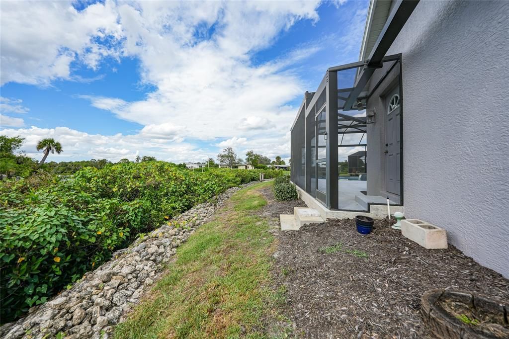 Activo con contrato: $560,000 (3 camas, 3 baños, 2397 Pies cuadrados)