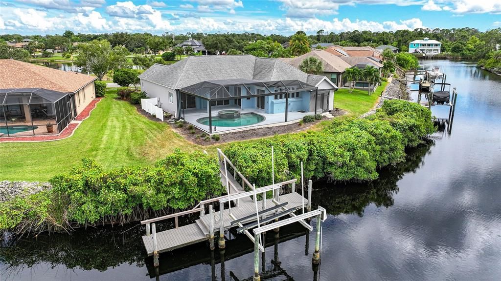 Activo con contrato: $560,000 (3 camas, 3 baños, 2397 Pies cuadrados)