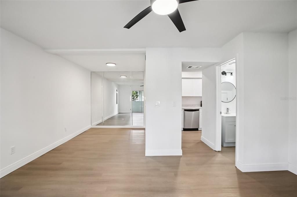 На продажу: $189,000 (2 спален, 2 ванн, 853 Квадратных фут)