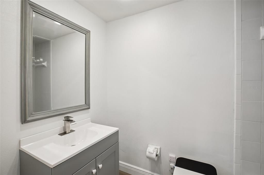 На продажу: $189,000 (2 спален, 2 ванн, 853 Квадратных фут)