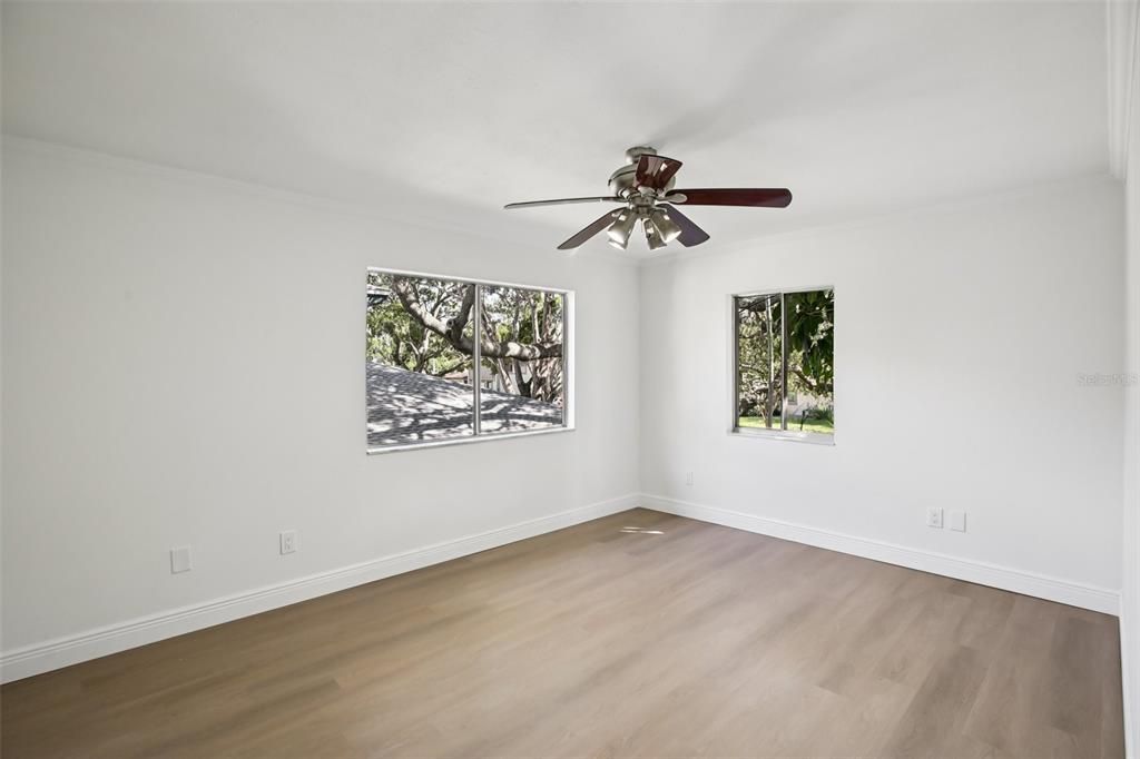 На продажу: $189,000 (2 спален, 2 ванн, 853 Квадратных фут)