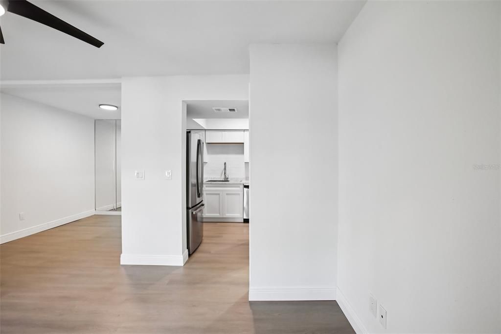 На продажу: $189,000 (2 спален, 2 ванн, 853 Квадратных фут)