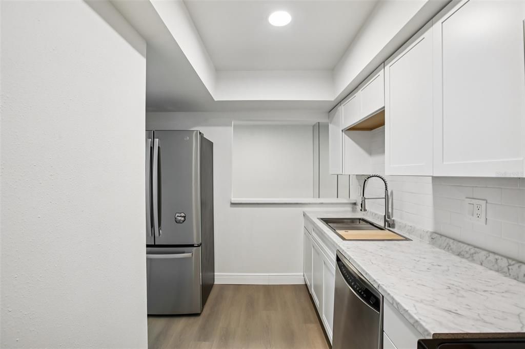 На продажу: $189,000 (2 спален, 2 ванн, 853 Квадратных фут)