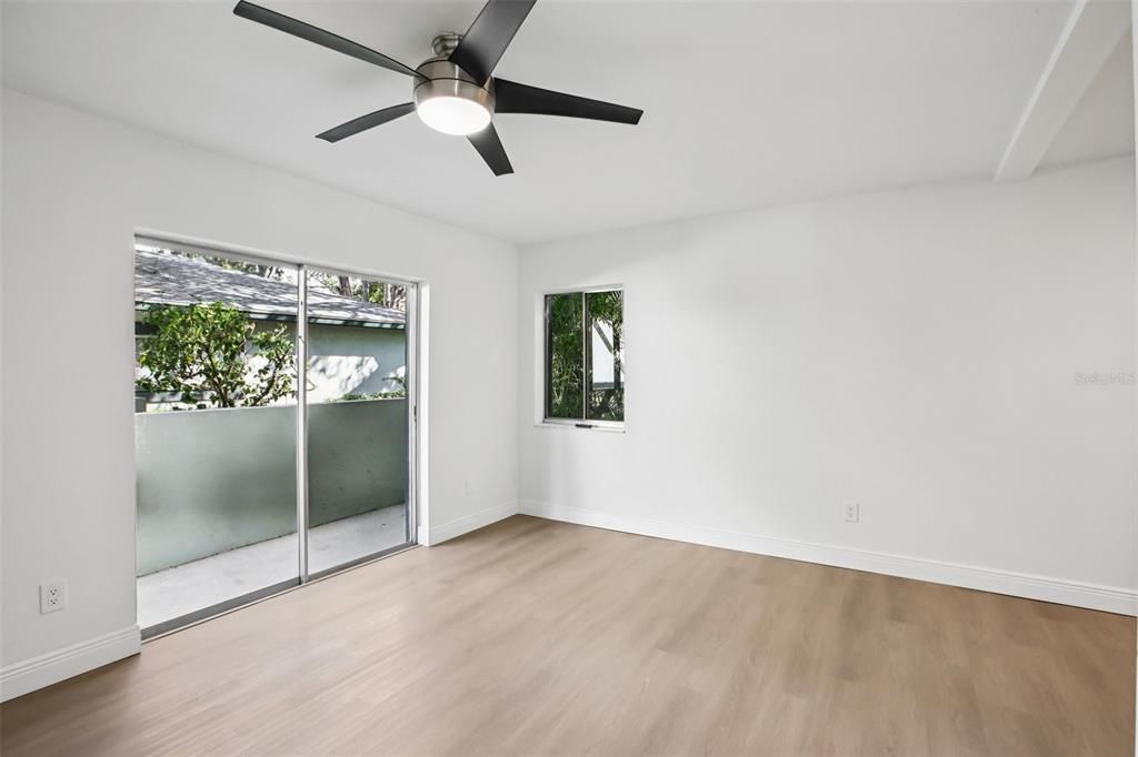 На продажу: $189,000 (2 спален, 2 ванн, 853 Квадратных фут)