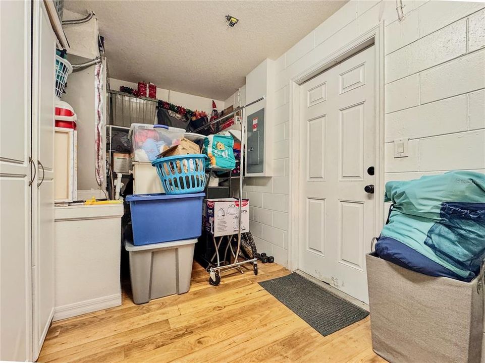 Под контрактом: $260,000 (3 спален, 1 ванн, 972 Квадратных фут)