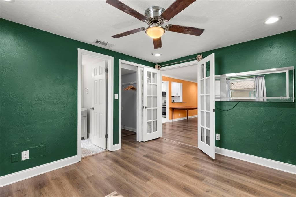 合同活跃: $540,000 (4 贝兹, 2 浴室, 1819 平方英尺)