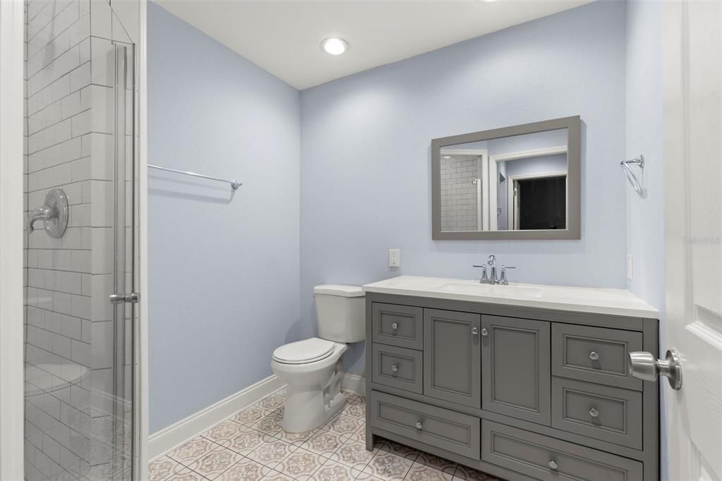 合同活跃: $540,000 (4 贝兹, 2 浴室, 1819 平方英尺)